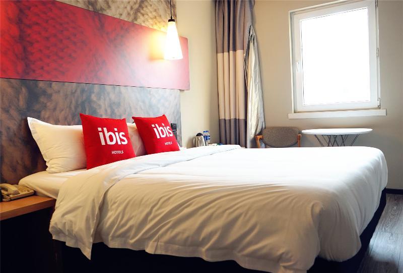 Ibis Shanghai New Internation Expo Center Lianyang Hotel Exterior photo